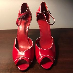 Red Joan & David Circa Heels